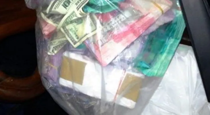 PN apresa por separado a hombre y mujer con US$650 mil y 647 mil pesos falsos