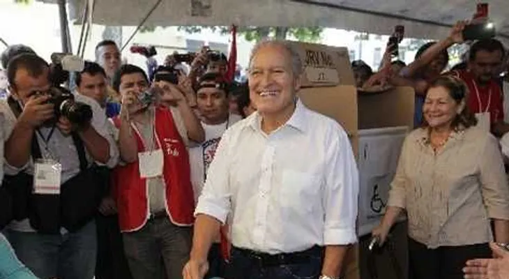Cerén proclama triunfo en primera vuelta elecciones de El Salvador 