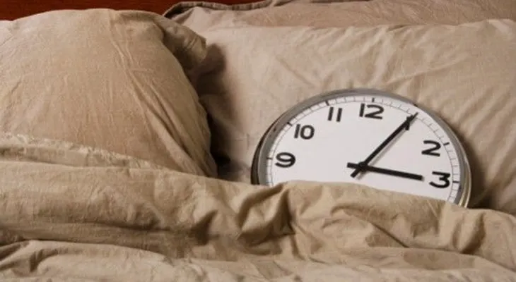 Dormir de día eleva el riesgo de muerte