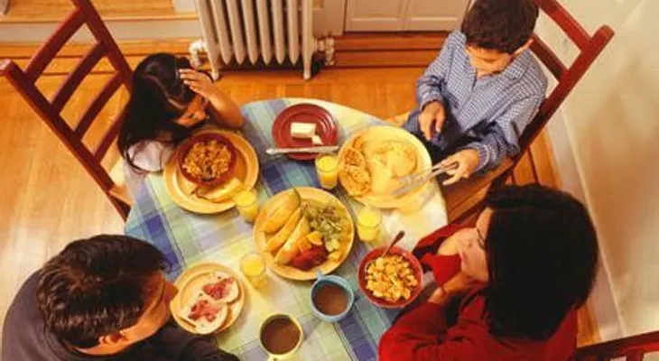 Estudio: No desayunar aumentaría riesgo de infarto