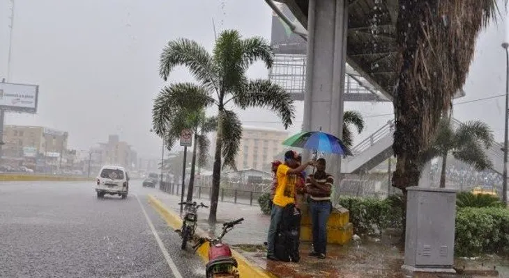 Campos nubosos de disturbio tropical seguirán generando aguaceros