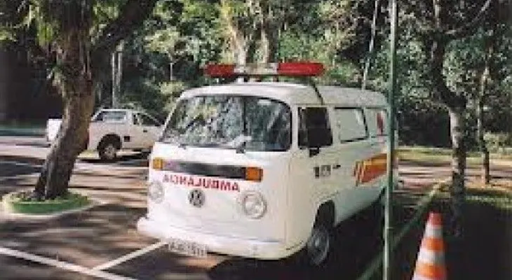 Ocho personas mueren al caer autobús por  barranco en Brasil