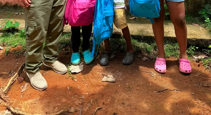 IFB y Fundación AYO entregan mochilas y útiles escolares a niños de escasos recursos