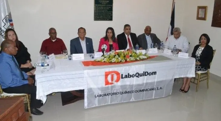 Laboratorio Químico Dominicano renueva pacto con Sindicato de Trabajadores