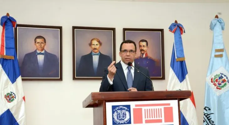 Ministro Andrés Navarro califica paralización de clases como el â??peor atentado contra la educaciónâ?