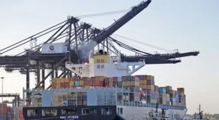 Narcos perforan barcos para transportar drogas; podría haber complicidad empleados portuarios