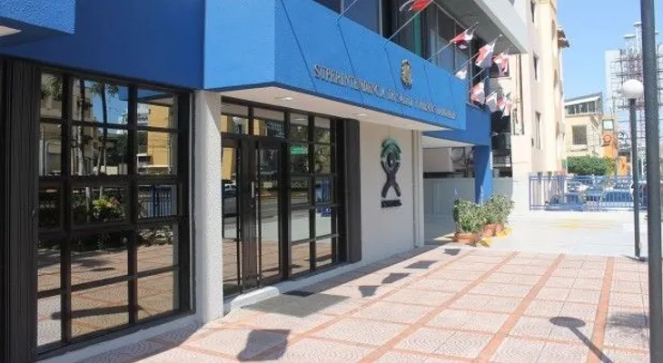 Permitirán afiliar en el seguro médico a padres, padrastos, hermanos, tíos, abuelos y sobrinos