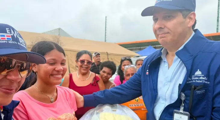Misión dominicana lleva vacunas e insumos a Venezuela y trae de regreso a su equipo médico