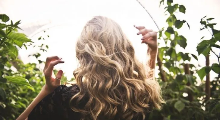 Cómo aumentar el volumen de tu cabello en solo minutos