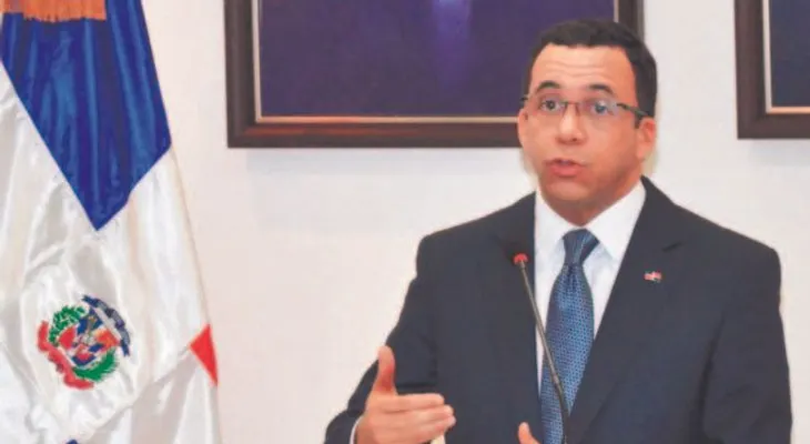  Andrés Navarro dice que consultó al presidente Medina sobre lanzar su precandidatura por el PLD