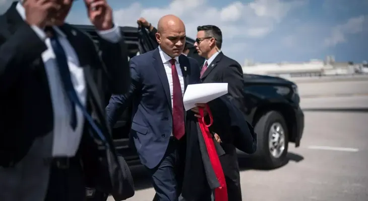Procesarán hoy en Miami el asistente personal de Trump, 