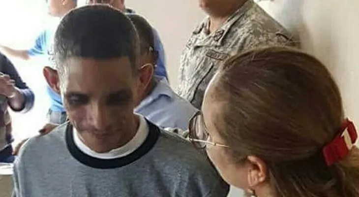 Tiene casa y trabajo el hombre que vivía con sus hijos en un carro