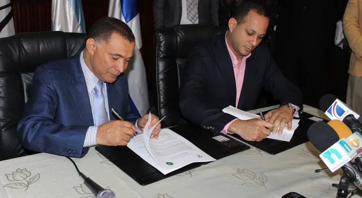 El MJ y el IAD firman acuerdo beneficiará jóvenes con asentamientos agrícolas
