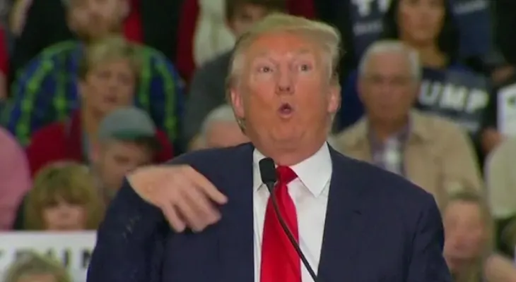 Donald Trump se burla de discapacidad física de reportero del New York Times