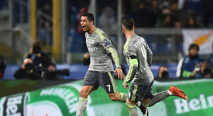 Cristiano Ronaldo anota un golazo en el partido contra Roma