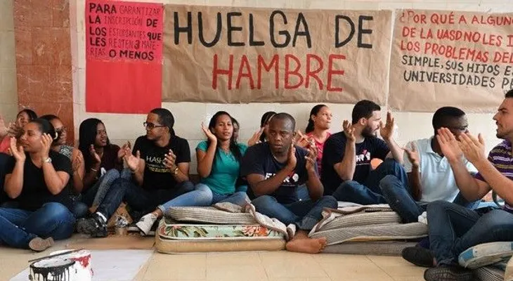 Cinco estuidantes de la UASD llegan acuerdo con el Rector y levantan huelga de hambre