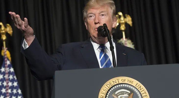 Donald Trump dice que bloqueo de la Justicia pone "en juego" la seguridad de EEUU 