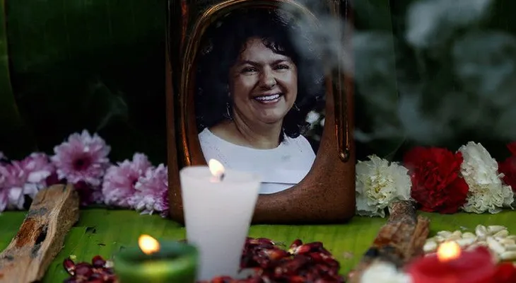 Insólito: Roban a jueza el expediente asesinato de dirigente hondureña Berta Cáceres