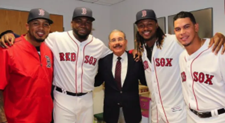 Presidente Danilo Medina acompañando a David Ortiz