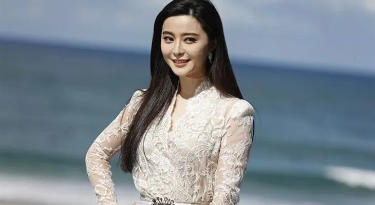 La china I'm not Madame Bovary gana premios mejor director y mejor actriz