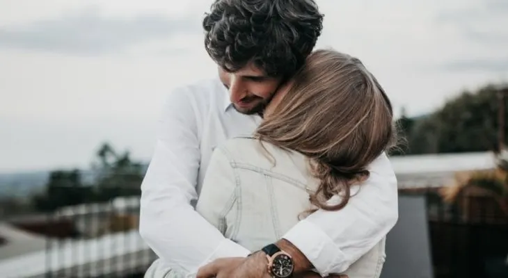 5 posiciones del Kamasutra para mejorar tu relación de pareja