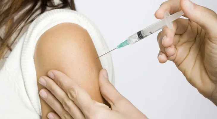Prevenga 6 tipos de cáncer con la vacuna contra el VPH