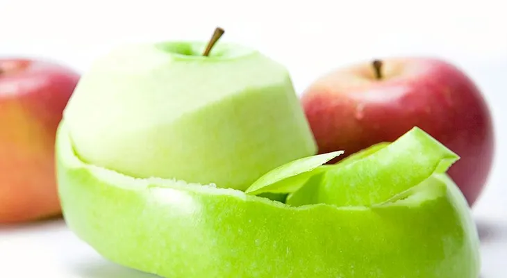Como utilizar las cáscaras de manzanas para el acné