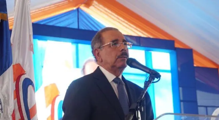 Danilo Medina entrega carretera donde nació