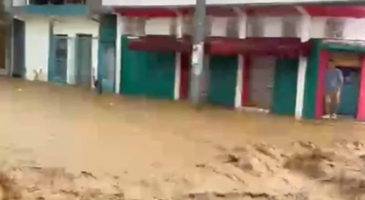 Lluvias provocan inundaciones en Villa Vásquez, Montecristi