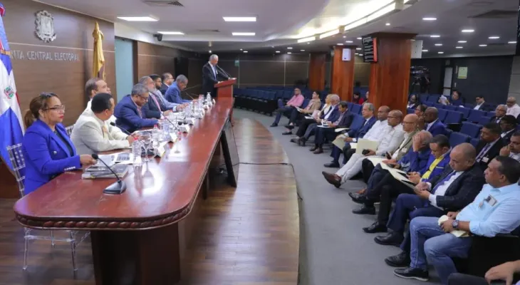 JCE dejó sin reconocimiento a 100 organizaciones políticas con solicitudes hasta febrero de 2023