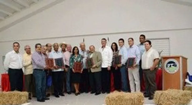 Aproleche reconoce a viceministra de Comercio Interno, Anina del Castillo