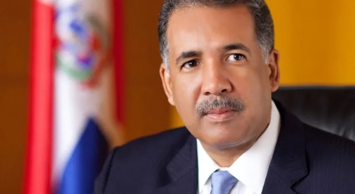 Ministro de Hacienda explica los beneficios de Petrocaribe