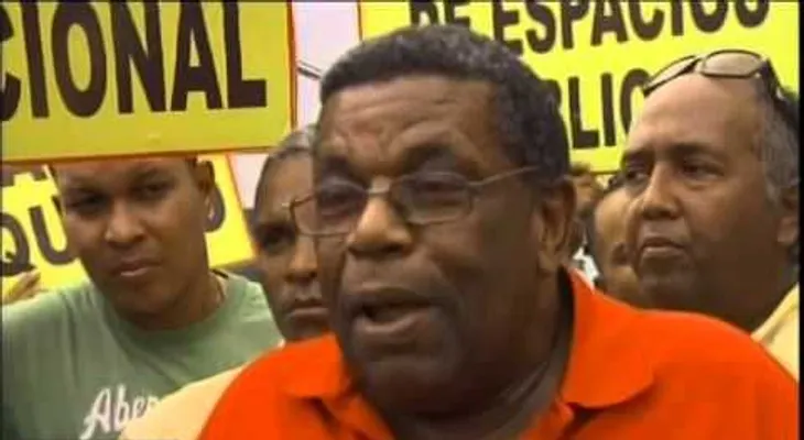 Comunitarios de Herrera demandan arreglo de la avenida Isabel Aguiar
