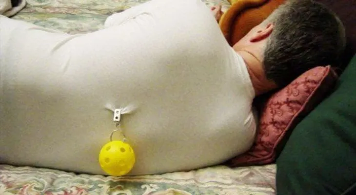 Cómo dormir con una persona que ronca