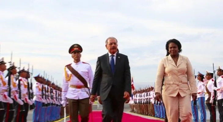 Presidente Medina llega a Cuba; agotará agenda en VII Cumbre AEC