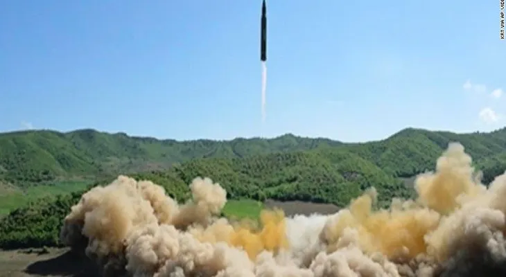 Corea del Norte lanzó un nuevo tipo de misil: ¿hasta dónde podría llegar?