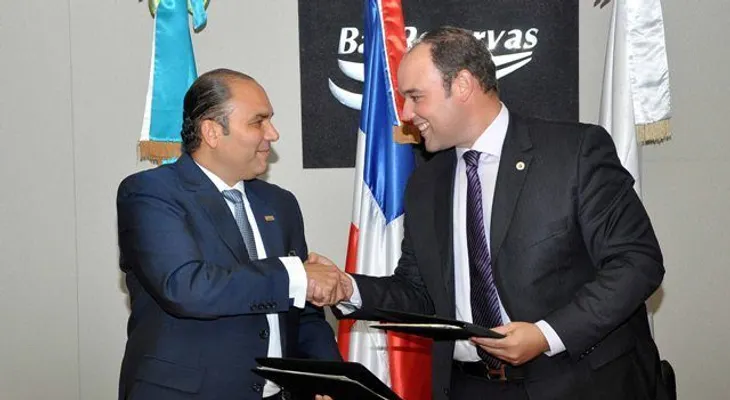 Banreservas y e Industria y Comercio firman acuerdo de educación financiera para las PYMES