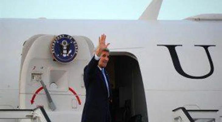 John Kerry regresa a EEUU tras histórica visita a Cuba para reabrir embajada