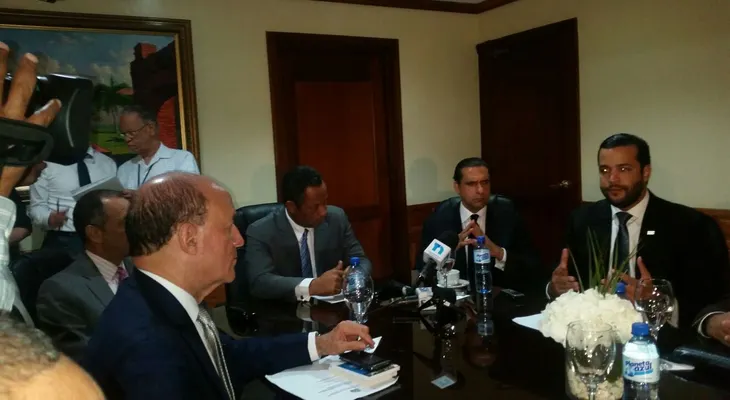 Al menos 15 personas depositan documentos para formar parte de JCE