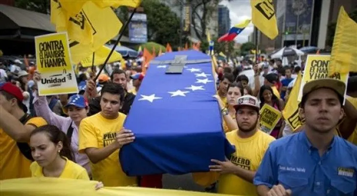Oposición venezolana realiza protesta ante crisis económica