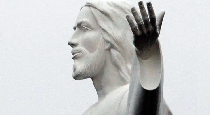 "¡Una estatua menos!": Un sacerdote francés destruye una figura de Jesús