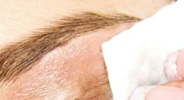 4 tips para desmaquillarte los ojos