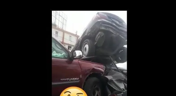 Un espectacular accidente que involucró seis vehículos deja al menos tres heridos en Santiago