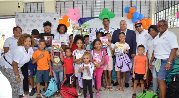 Seaboard en coordinación con CODEBAVIF entrega útiles escolares a más de 600 niños