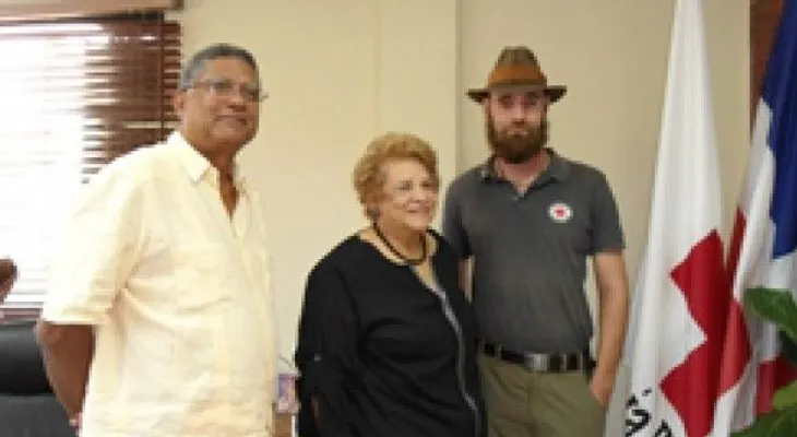 Embajador de Cruz Roja Danesa llega a RD en viaje por todo el mundo