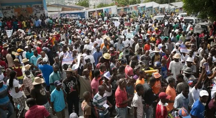 Varios heridos en protestas en Puerto Príncipe