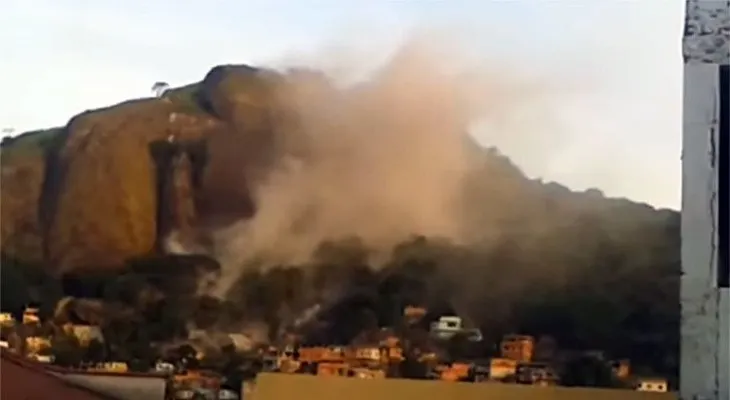 Una piedra gigante cae sobre viviendas en Brasil (VIDEO)
