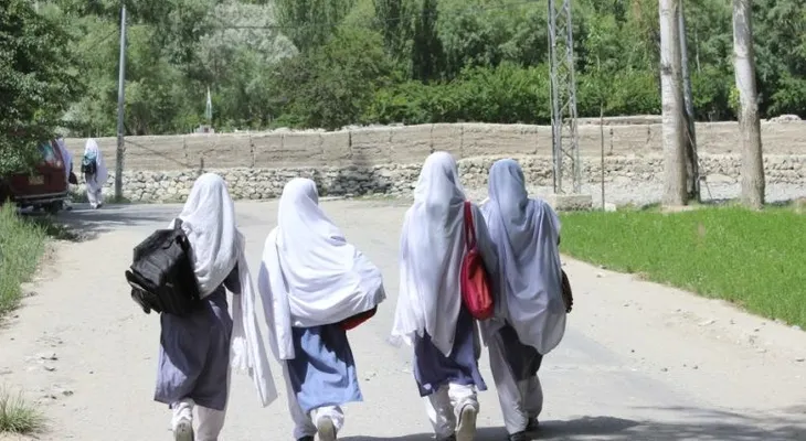 25 millones niños paquistaníes sin escuela por la insurgencia islamista