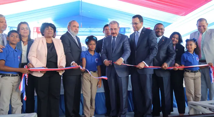 Presidente Medina entrega Centro Cristiano de Educación para Sordos