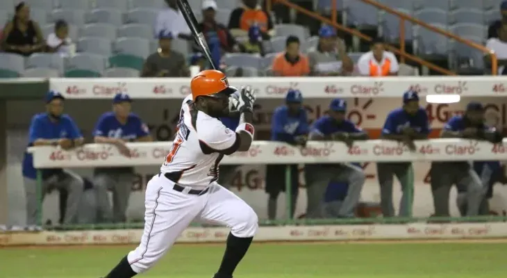 Leones siguen muy activo en la agencia libre; adicionan a Almonte, Asencio y Pimentel